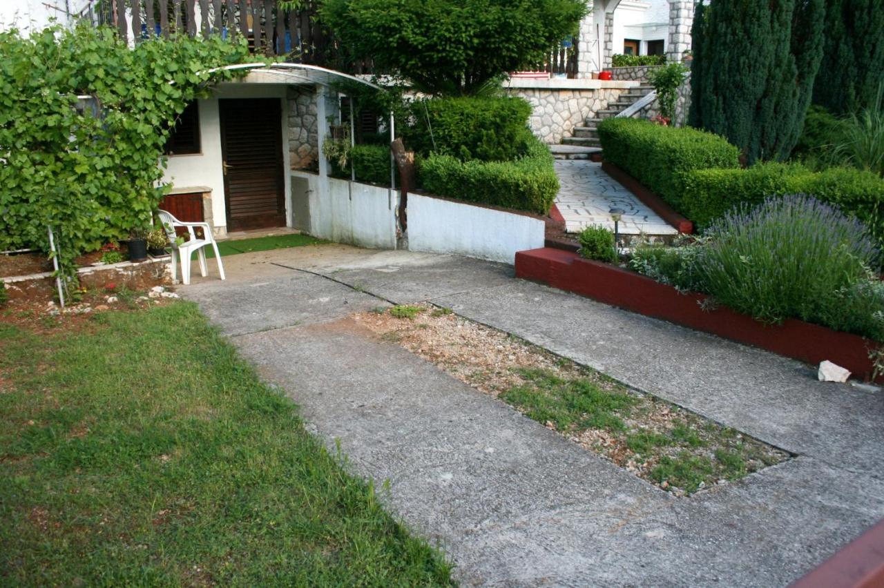 Apartments With A Parking Space Njivice, Krk - 5320 Exterior foto