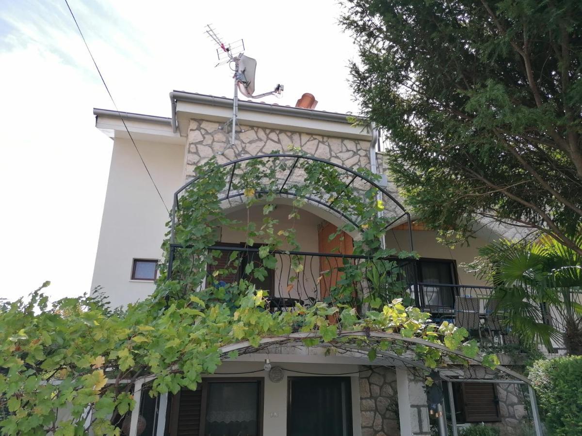 Apartments With A Parking Space Njivice, Krk - 5320 Exterior foto