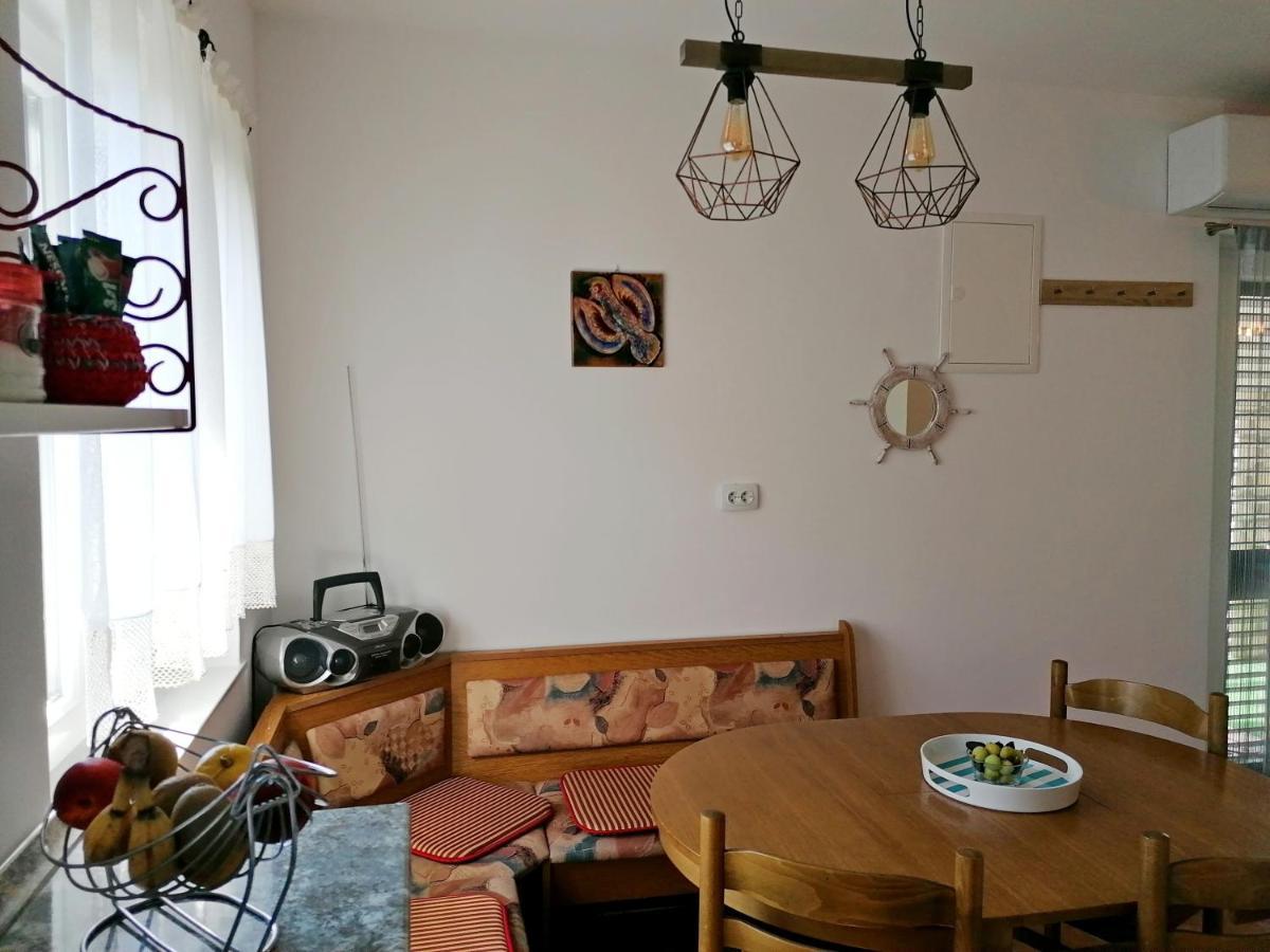 Apartments With A Parking Space Njivice, Krk - 5320 Exterior foto